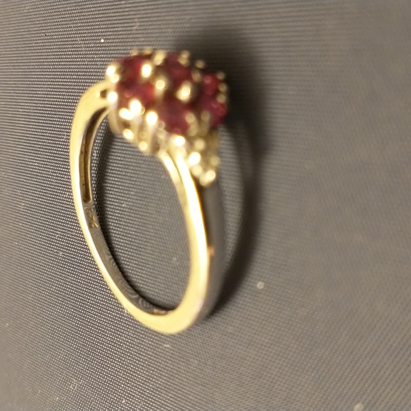 Flower inspired deep ruby red ring - Picture 12 of 14